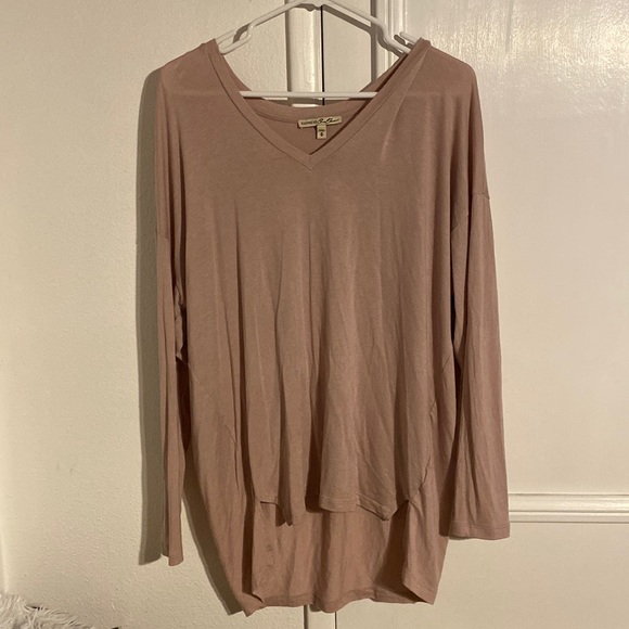 Express Tops - Express One Eleven Women’s V Neck Long Sleeve shirt Medium Like New